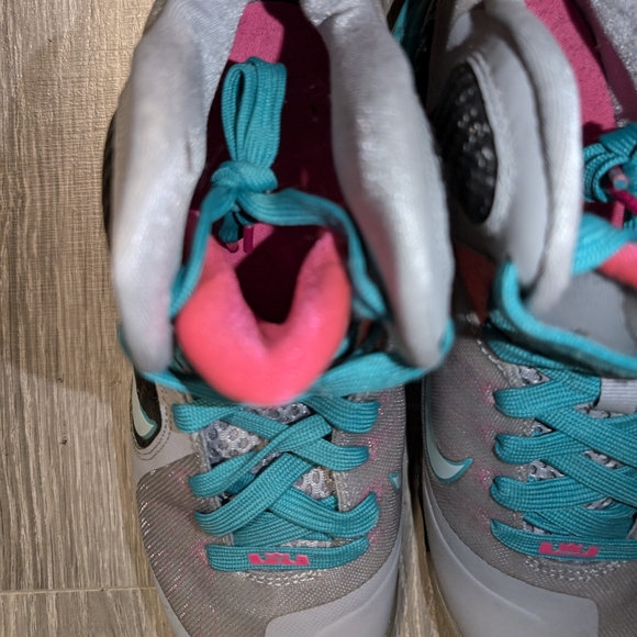 Nike LeBron 9 'South Beach' - Picture 5 of 8